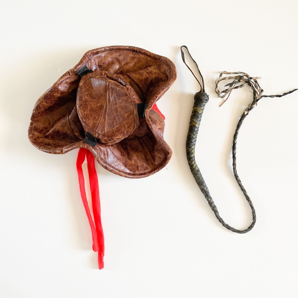 Kids dress-up costumes items bull whip pirate hat